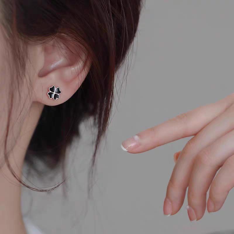 S925 Sterling Silver Korean Style Four-Leaf Clover Heart Stud Earrings for Women