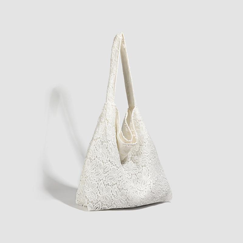 Pastoral Lace Shoulder Bag 2025 New Spring and Summer Gentle Large Capacity Xianmei Commuting Relaxation Underarm Women's Bag