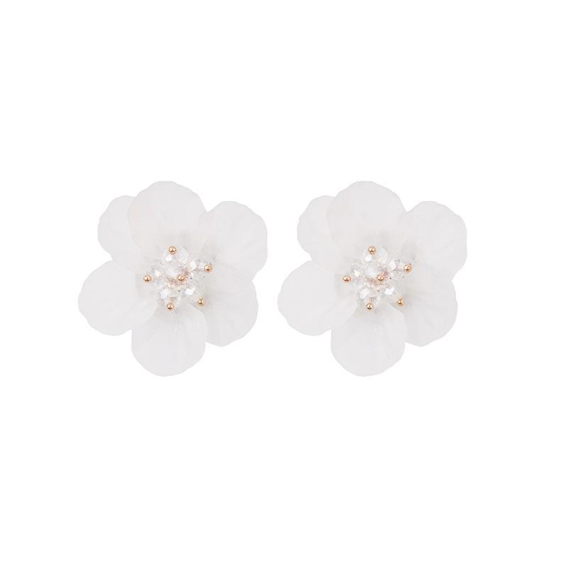 Temperament White Shell Petal Earrings, Small Personality Fresh Mori Flower Pearl Stud Earrings Female