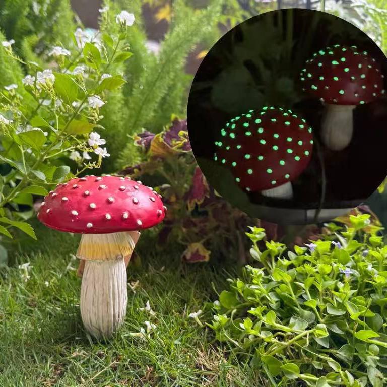 Glowing Mushroom Resin Garden Stake for Outdoor Floral Decoration