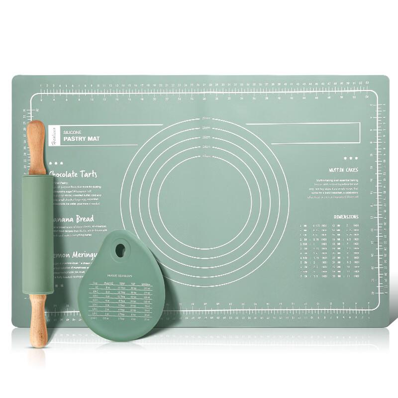 

MDNG Green Silicone Rolling Pin & Kneading Mat 3-Piece Set