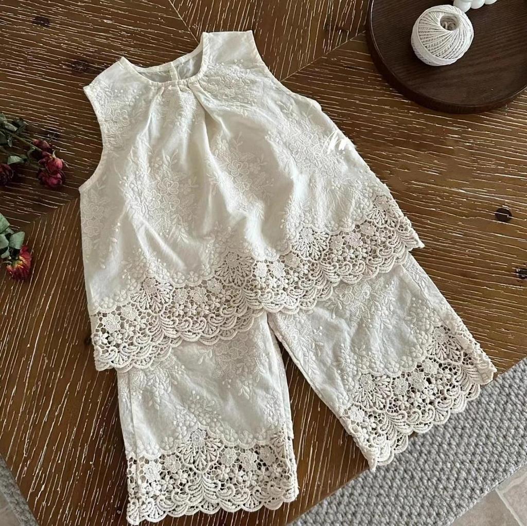 Ensemble d'été pour filles, design fin et confortable, pour enfant moyen, haut pull sans manches + pantalon, ensemble deux pièces en dentelle