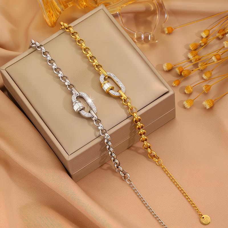 European American Trendy Light Luxury Zircon-studded Hollow Oval Stainless Steel 18K Gold-plated Chain & Link Bracelet for Women