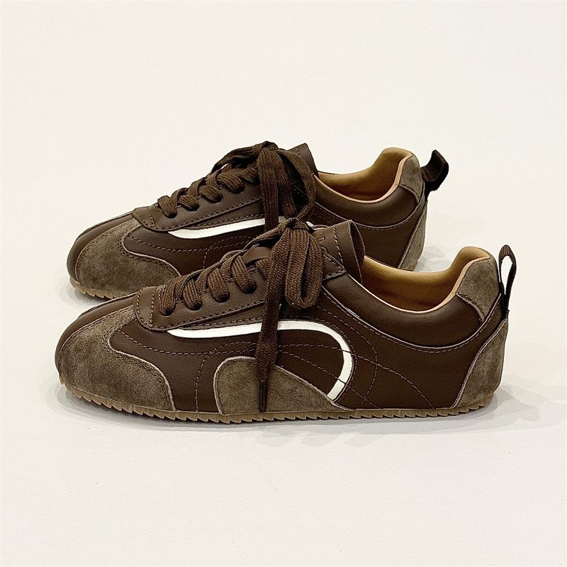 

Korean version of flat-bottomed feet small moral training shoes women s autumn 2025 new fashionable versatile non-slip lightweight casual board shoes 35 темно-коричневого