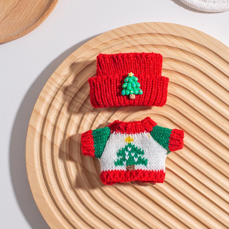 Labubu Christmas Sweater & Accessories Set for All Generations Keychain