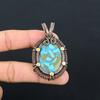 Pingente de fio de cobre puro envolto em pedra preciosa turquesa de cobre feito à mão