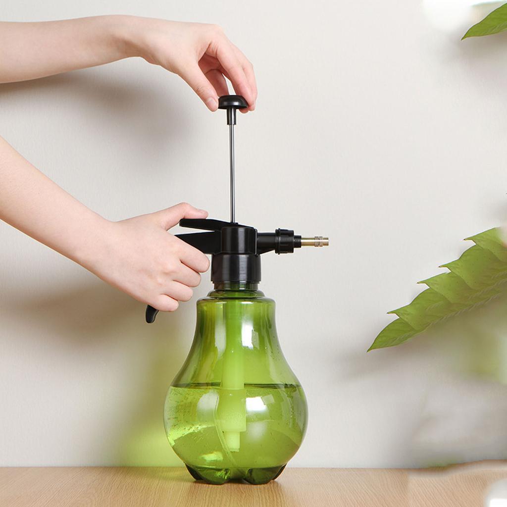 Watering Spray Bottle 1.5L Large Capacity Plastic Pressure Empty Plant Mister Bottle with Adjustable Nozzle for Home