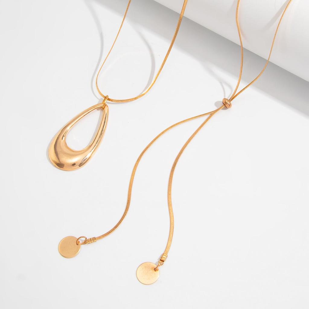 Elegant Water Drop Pendant Necklace with Adjustable Snake Chain