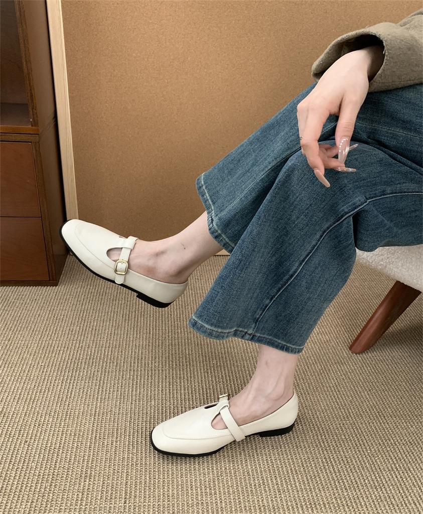 2025 spring new versatile Korean version of small leather shoes versatile single shoes trendy retro flat bottom square head black loafers women