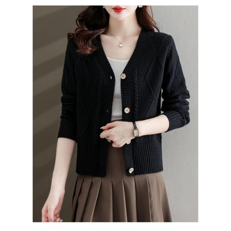 Spring and Autumn Women's Solid Color Knitted Cardigan Retro Sweater for Women Fashionable