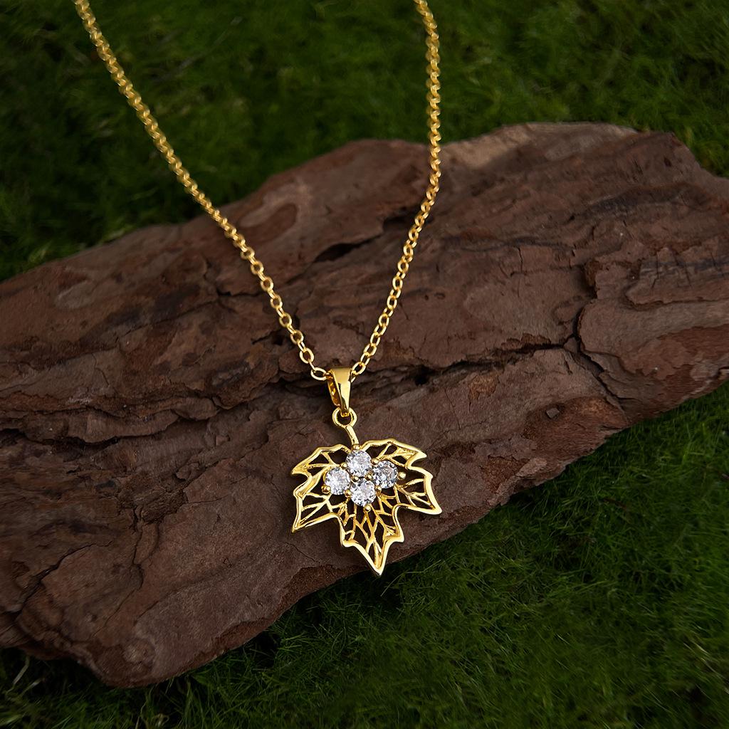 Elegant 18k Gold Filigree Maple Leaf Necklace with Zircon Details – Light Luxury Sweater Chain