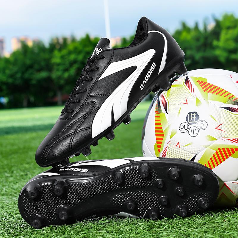 Men Soccer Shoes Breathable Football Boots Futsal Ultralight Professional Training Sneakers Unisex Grass Cleats Match Sport