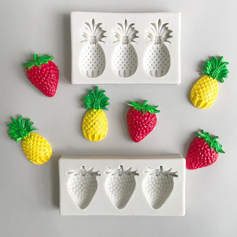 

2pcs Pineapple & Strawberry Silicone Molds for Candles, Aromatherapy, Clay & Resin Crafts сірий