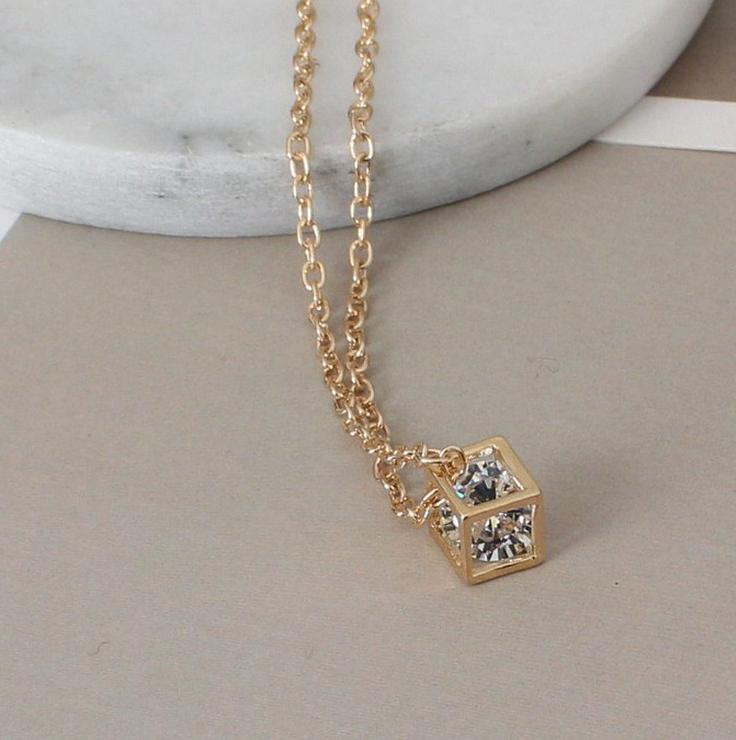 

Fashionable Love Cube Three-dimensional Necklace Shiny Charm Rhinestones Small Box Short Clavicle Chain Maxi Necklace & Pendants золотий