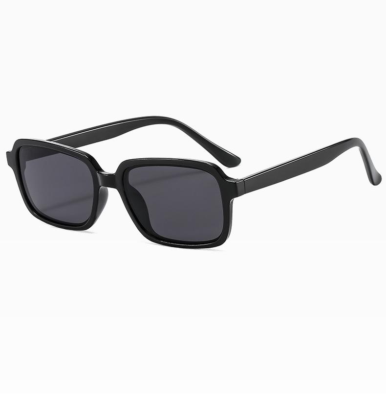 Square Sunglasses Woman Frame Glasses for Women Fahsion Trendy Unisex Street Shot Rivet Eyewear Travel