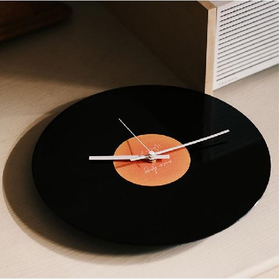 Sunset Vinyl Record Wall Clock High-End Ornament Retro Clock With Bracket