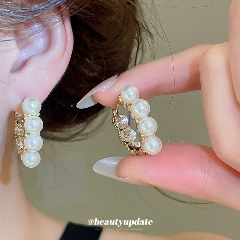 Pearl in the palm~ Delicate round pearl ear buckle light luxury high sense elegant earrings temperament princess style earrings women