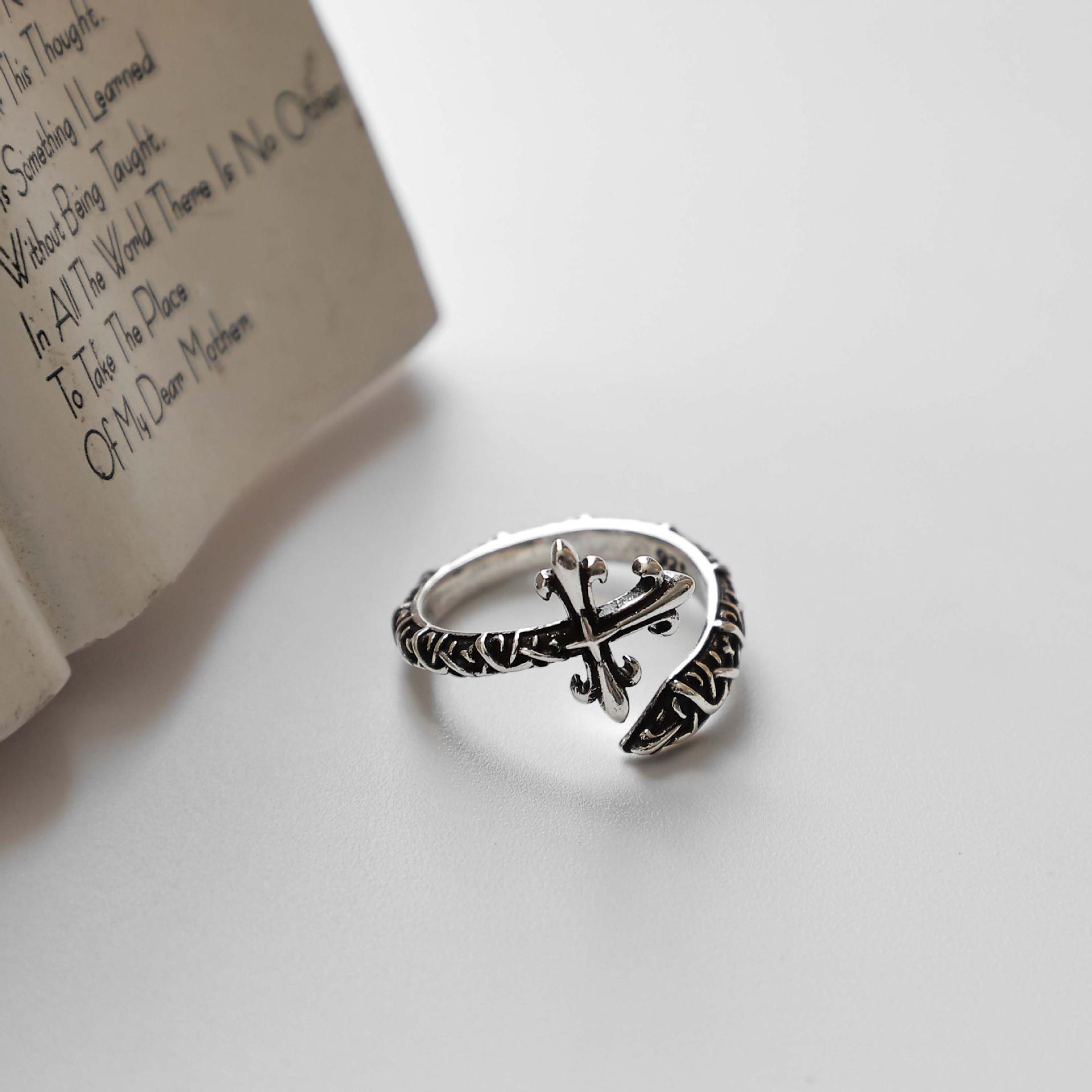 

Трендовое кольцо-крест со смайликом в стиле ретро 2025 для мужчин и женщин: Посеребренная медь, Универсальные парные украшения