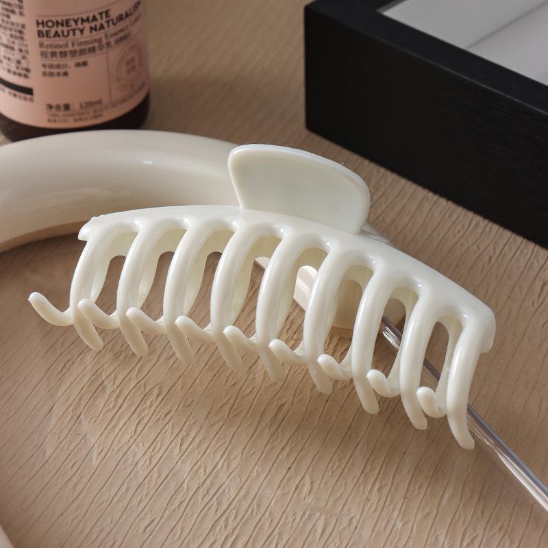 Soft Silicone Shark Clip: Anti-Collision Hair Accessory with Durable, Anti-Slip Grip