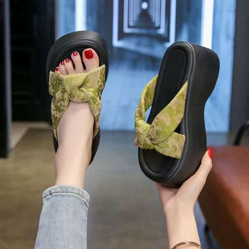 Gentle matching skirt platform slippers women's summer wear 2025 new muffin sandals high heels sandals soft-soled beach shoes