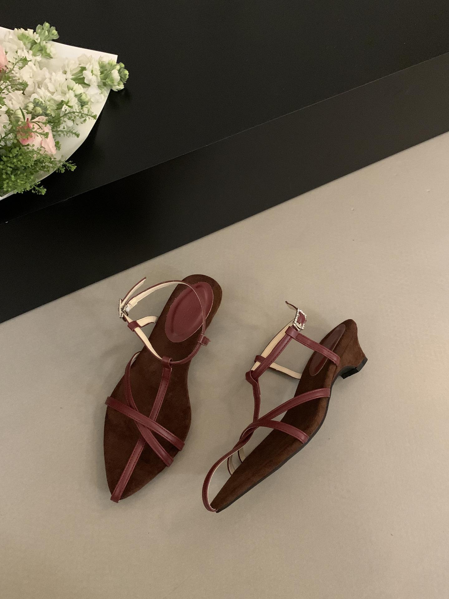 

French retro cross design thin strap Roman sandals women s 2025 summer new with skirt thick heel pointed sandals 39