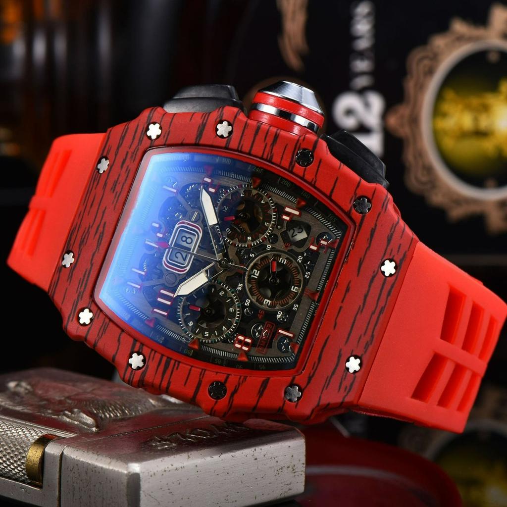 Barrel-shaped Six-needle Running Seconds Wood Grain Watch Business Imitation Carbon Fiber Grain Quartz Watch