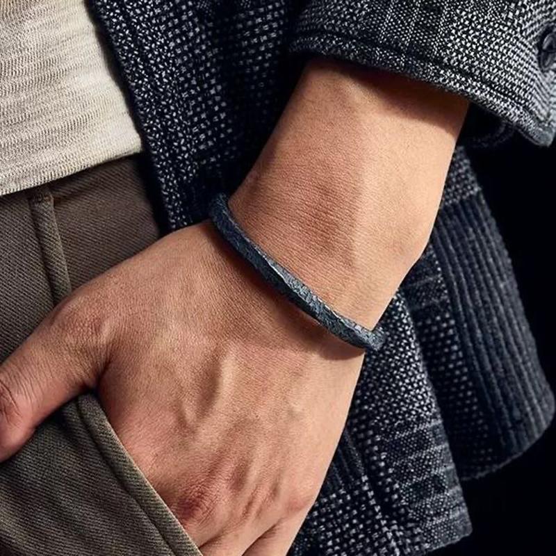 Retro Mobius Bangle Bracelet Unisex Luxury Black Romantic Couple Jewelry Unique Personality Gift for Men & Women