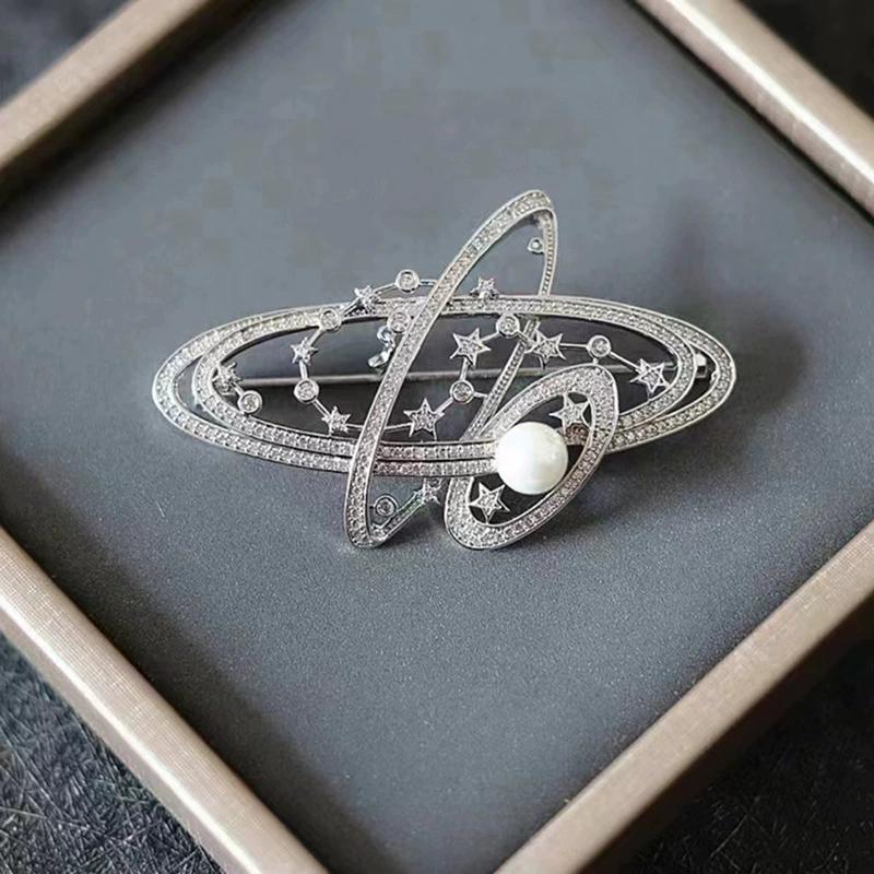 

Exquisite Star Saturn Pin for Women Men Chic Planet Universe Brooches Pins Trendy Accessories Birthday Party Gift серебряный