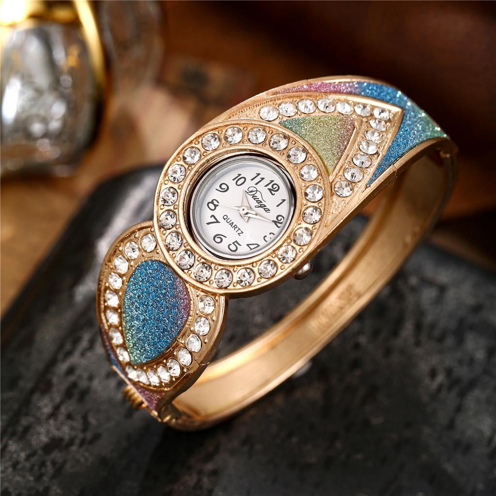 2026 New Round Diamond Set European Style Bracelet Watch