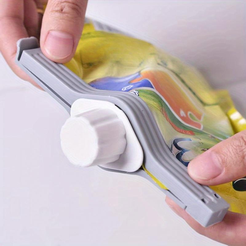 1pc Kitchen Food Clips Sealing Clips Sealing Clips for Seasoning Bags Moisture-proof Seal Snacks Milk Powder Dispenser Spout