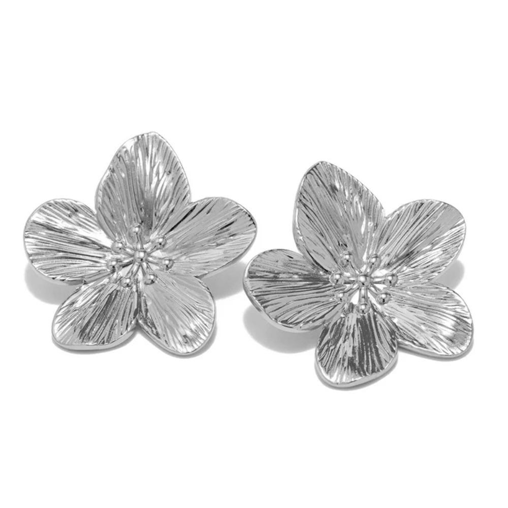 Cute Gold Plated Flower Stud Earrings for Women Exquisite Fashion Piercing Jewelry