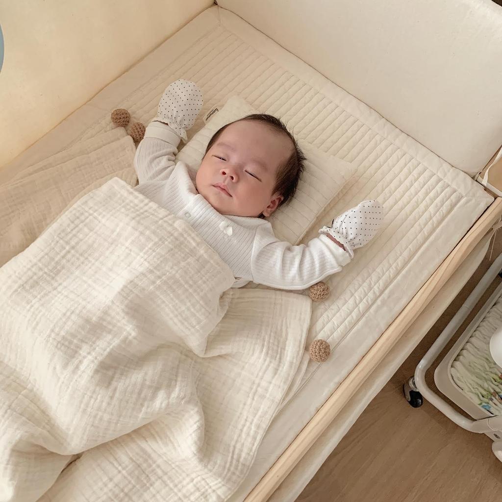 Nordic Baby Milestone Wooden Sign: 1st Year, Full Moon, 100 Days Birthday Photo Props