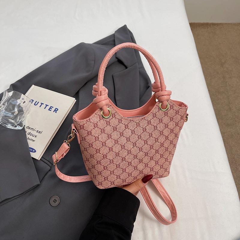 

Simple casual versatile personalized high-end bags trendy presbyopia large-capacity shoulder oblique span handbag розовый