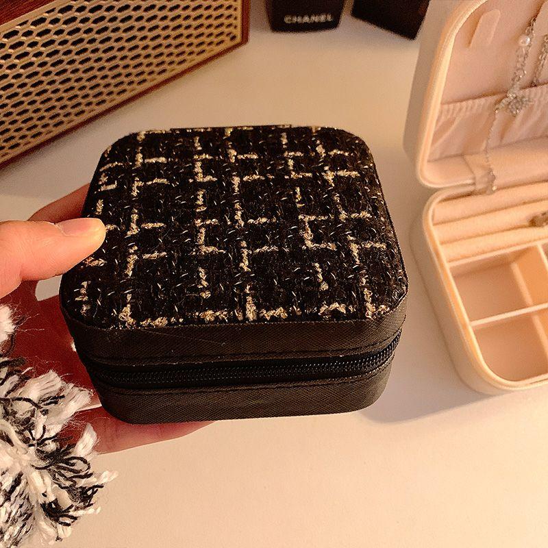 Portable Charming Style Jewelry Box - Small-Size Organizer for Necklaces, Rings, Earrings & Accessories with Anti-Oxidation Function