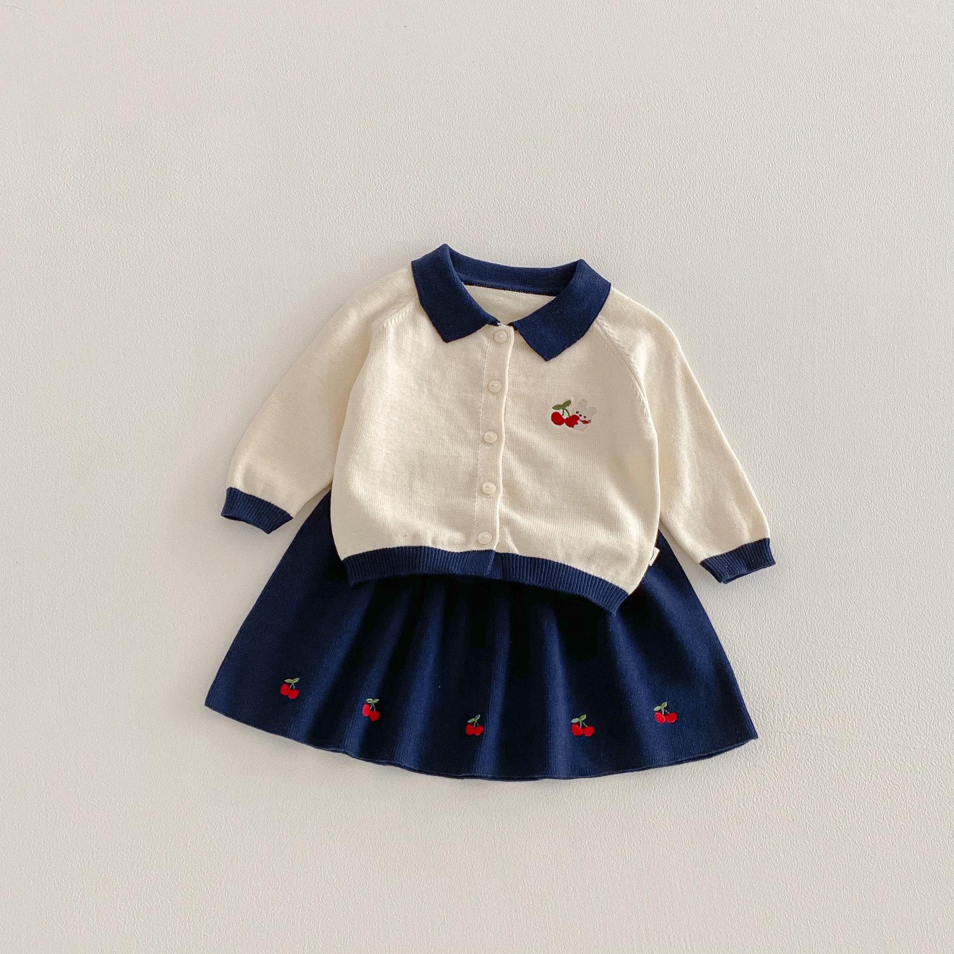 

Girls Spring 2026 Cherry Knit Cardigan & Skirt Set 73 бежевий/Темно-синій