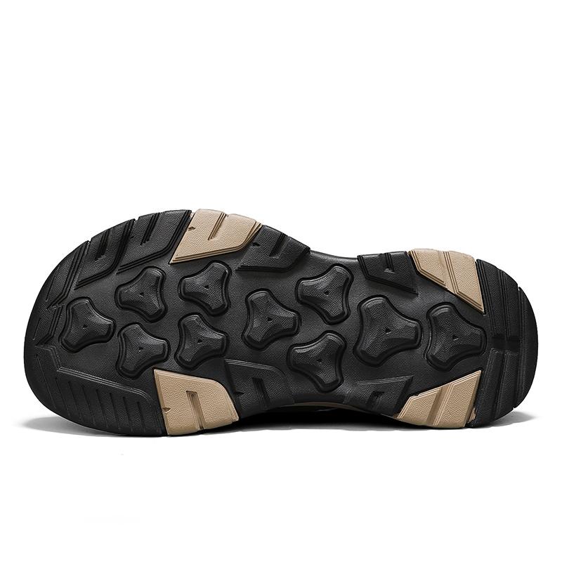 Fashion Mens Beach Shoes Summer New Breathable Mesh Bread Toe Protection Sandals Snug Wear-resistant Casual Anti-collision Sandals