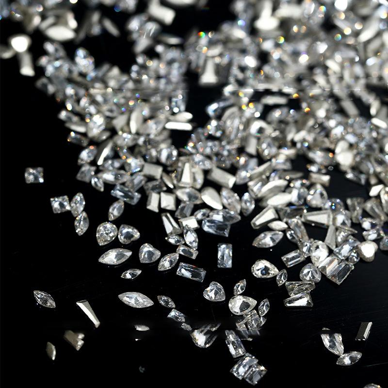 50 sztuk Białe Błyszczące Małe Rozmiary Charmsy do Paznokci Zirconowe Dekoracje Super Błyszczące Oczko Konia Kwadratowe Szpic na Dole Gołe Cyrkonowe Diamenty