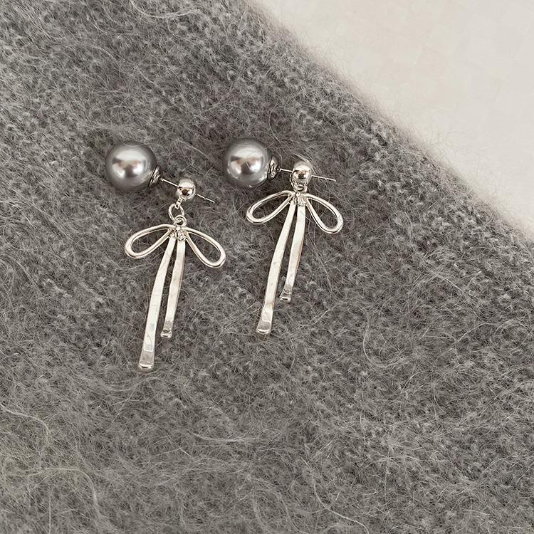 Women's Cool-Toned Gray Pearl Bow Stud Earrings - Luxury Fashionable Cold Style Ear Jewelry