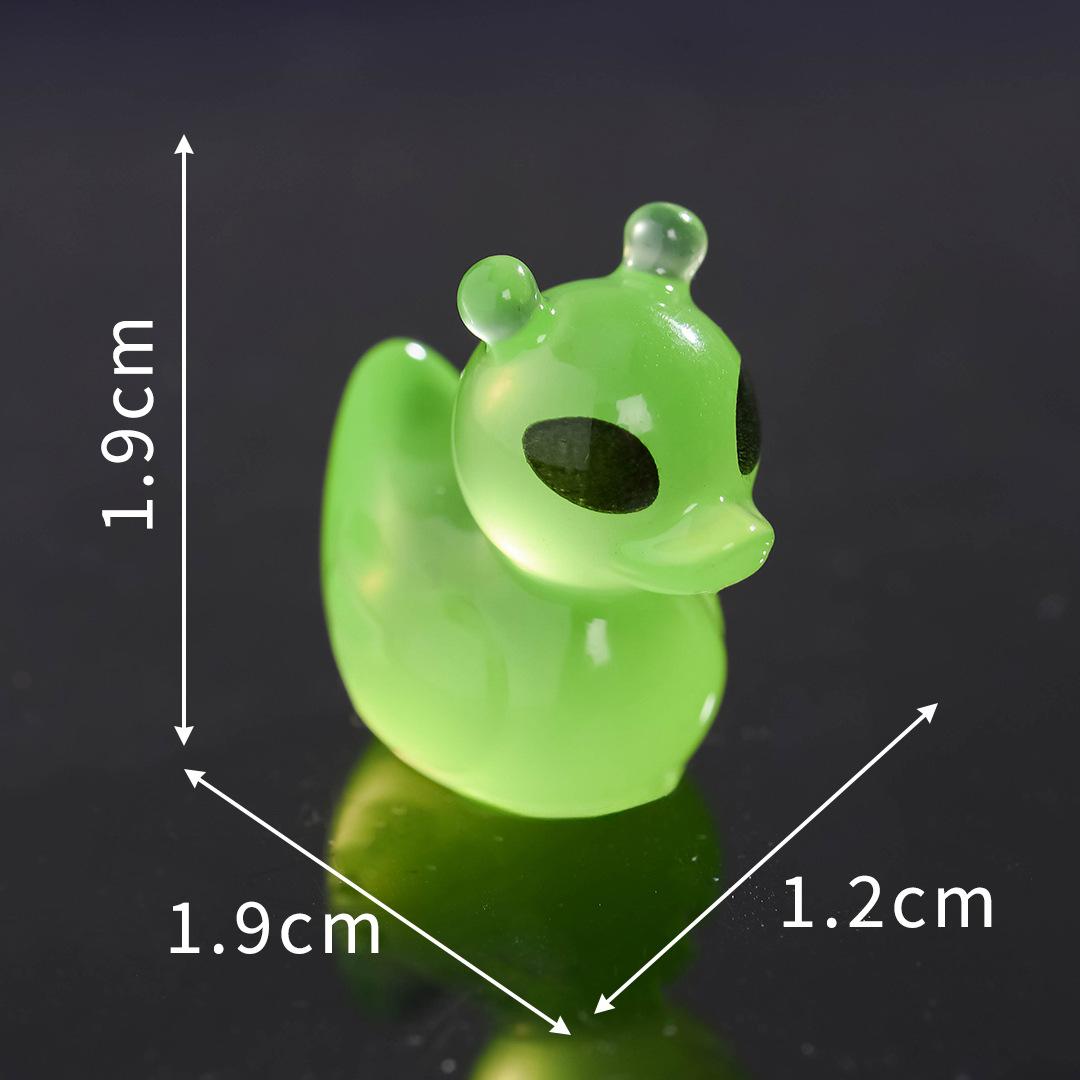 

4pcs/Set Mini Green Alien Cat Figure Toy Kawaii Cat Figurine Desktop Model Ornaments Toy Home Decor Car Figurine Christmas Gifts
