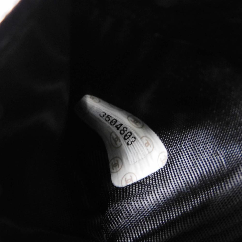 Used 10097 Compact Flap Wallet 7943 COCO Mark CC Mark 3rd Series Vintage Deca Coco Caviar Skin Black Unisex from Japan
