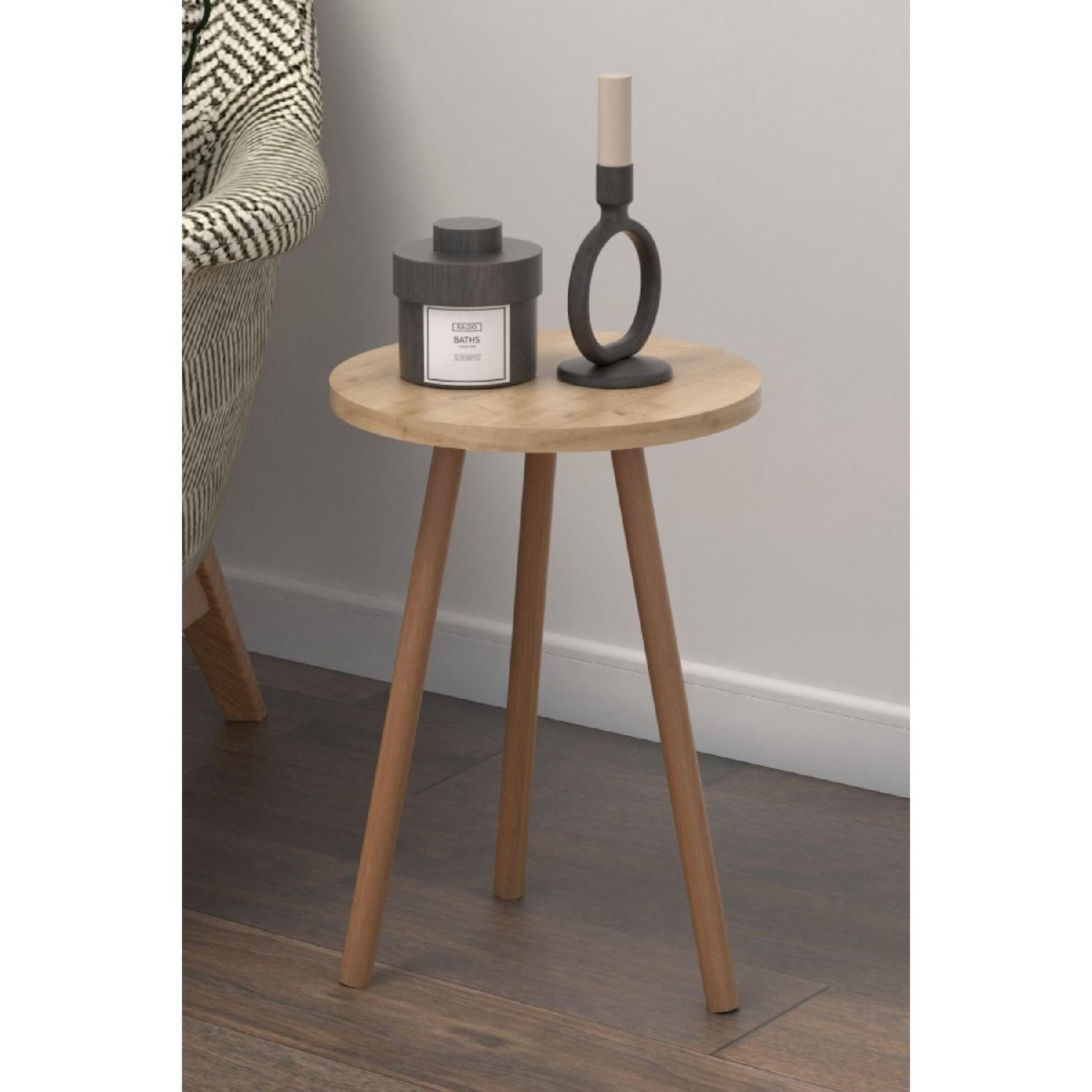 

Римский прикроватный столик