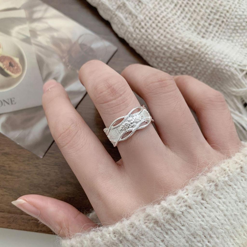 Luxury Geometric Lace Open Ring: Women's Fashion Statement
