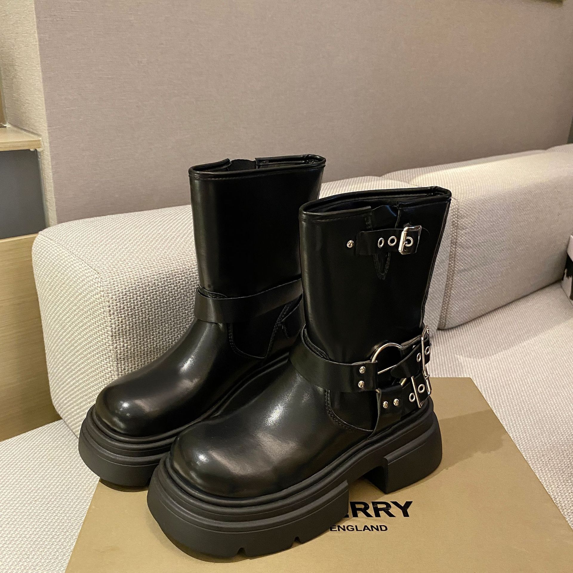 

МОДНЕ ВЗУТТЯ Чоловічі дихаючі спортивні кросівки Спортивне взуття для бігу Відкритий жіночий теніс Тренажер для тренажерного залу 42 чорний