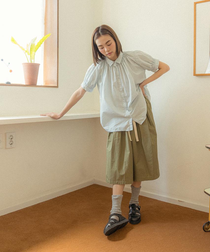 Cotton Bell Volume Pleated Shorts - Khaki