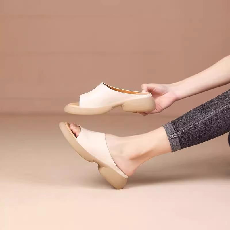 

2025 summer new fashionable versatile non-slip slippers women s wear flat bottom retro comfortable soft bottom mother cool slippers 35
