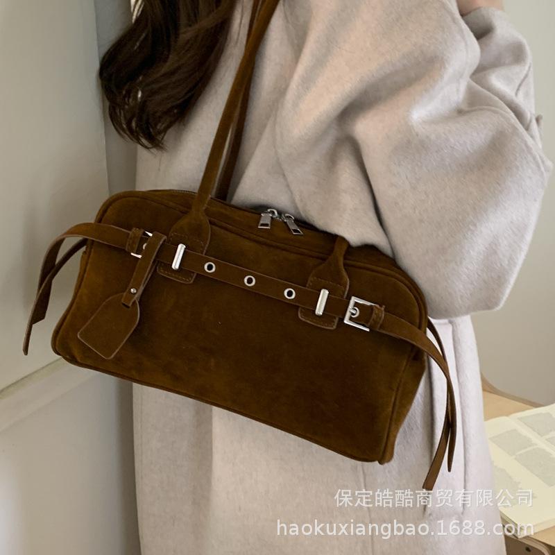 Large Capacity Bag Women's 2025 New High-end Retro Super Fire Commuter Women's Bag Autumn and Winter Shoulder Bag Pillow Bag