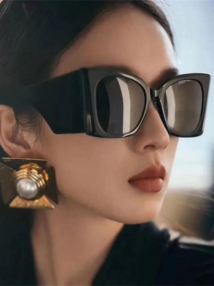 Big Frame Sunglasses Women Square Vintage Fashion UV400 Protection Exaggerated Shades for Women Trendy Sun Glasses