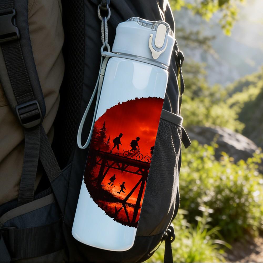 1PC Red Moon Landscape Art 750ml Color Plastic Sports Water Bottle Leakproof Flip Straw Lid Suitable for Sports Office Home Use