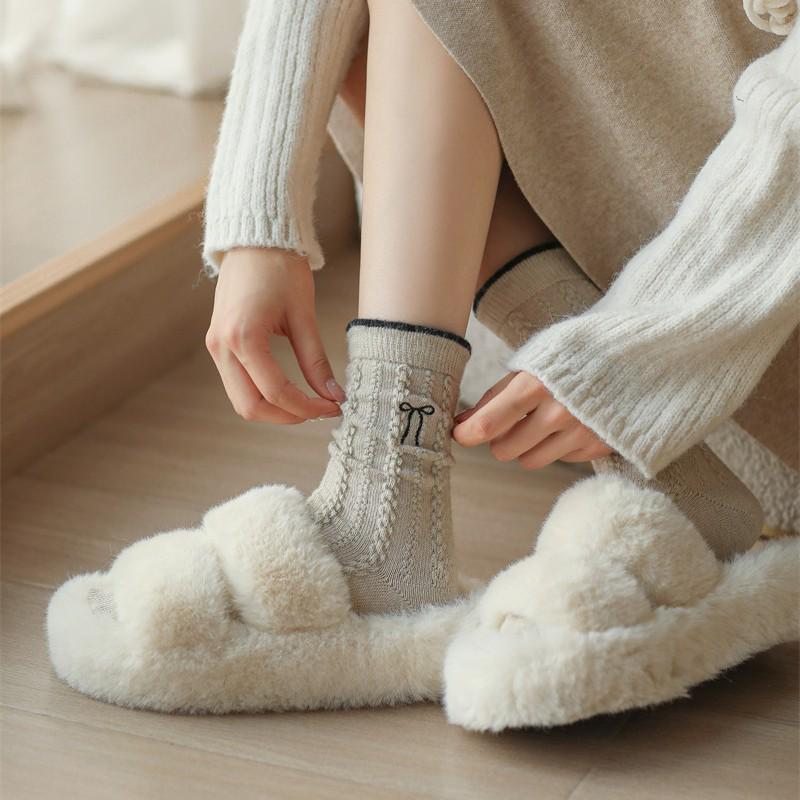 Women's Wool Socks: New Autumn & Winter Style, Lace Bow Embroidery, Fleece-Lined, Thick Knit, Warm Mid-Calf Socks