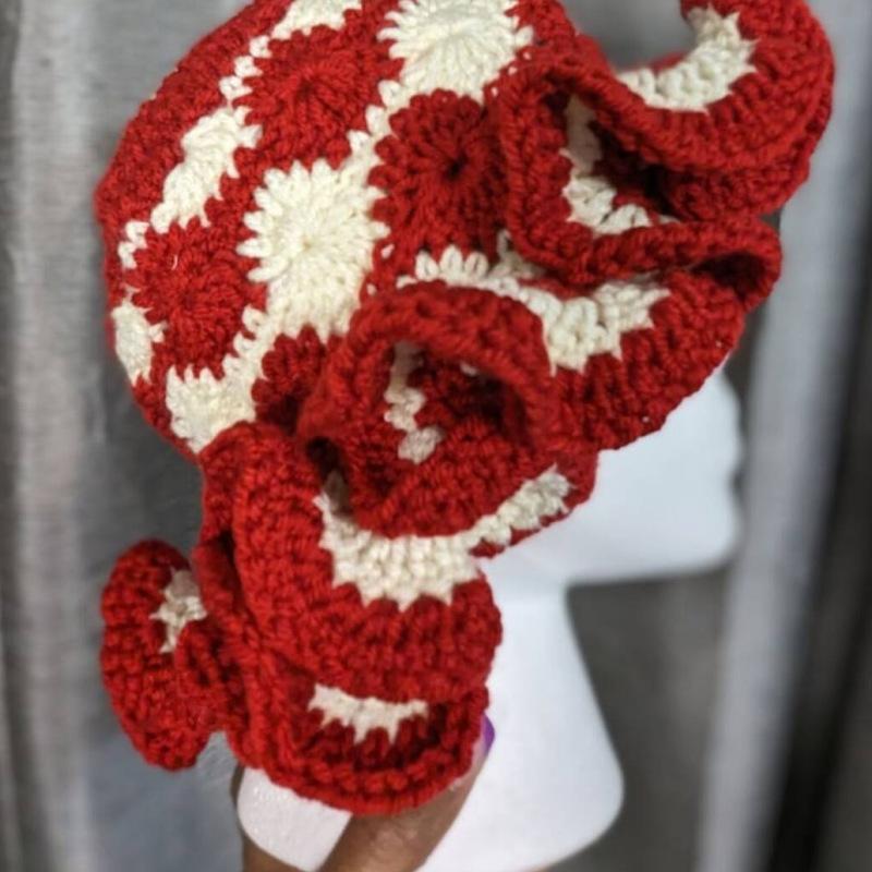 Neuer handgemachter gehäkelter gestreifter mehrfarbiger Hexenhut mit kurzer Krempe Halloween lustiger Erwachsenenhut